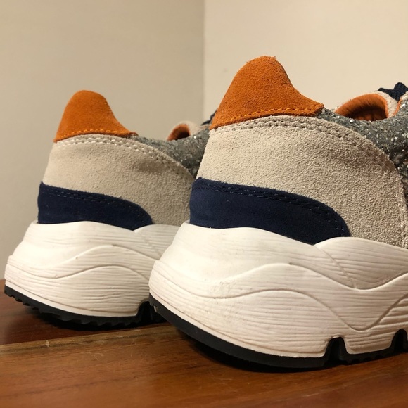 Steve Madden Suede Sneaker Size 6 - Picture 14 of 17